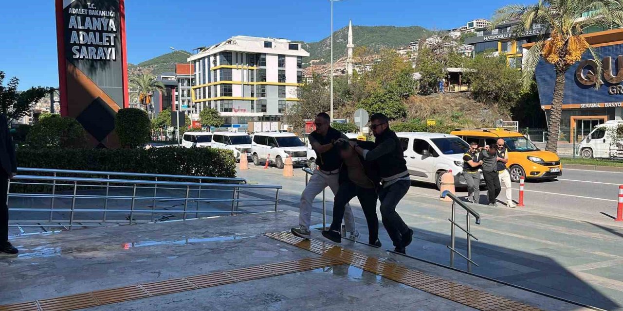 Antalya’da Tefecilik Ve Şantaj Operasyonunda 6 Tutuklama