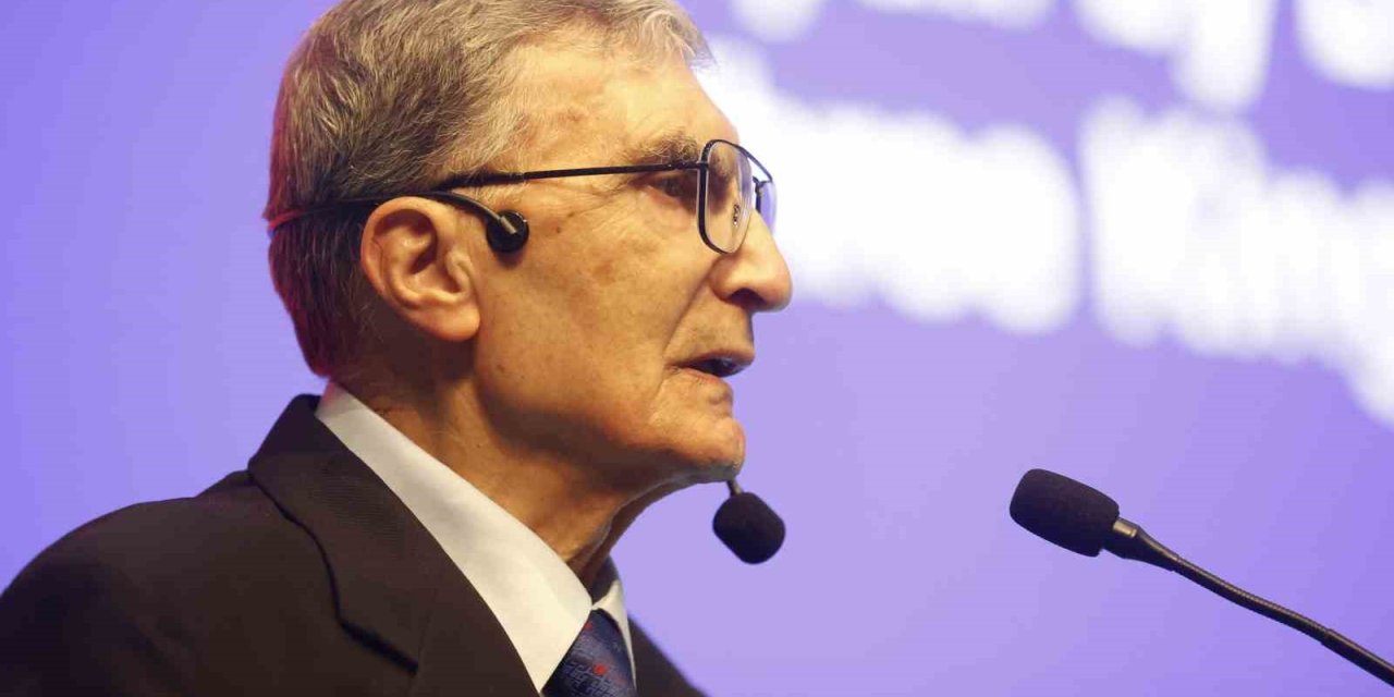 Nobel Ödüllü Aziz Sancar, Mersin Üniversitesi’nde Öğrencilerle Buluştu