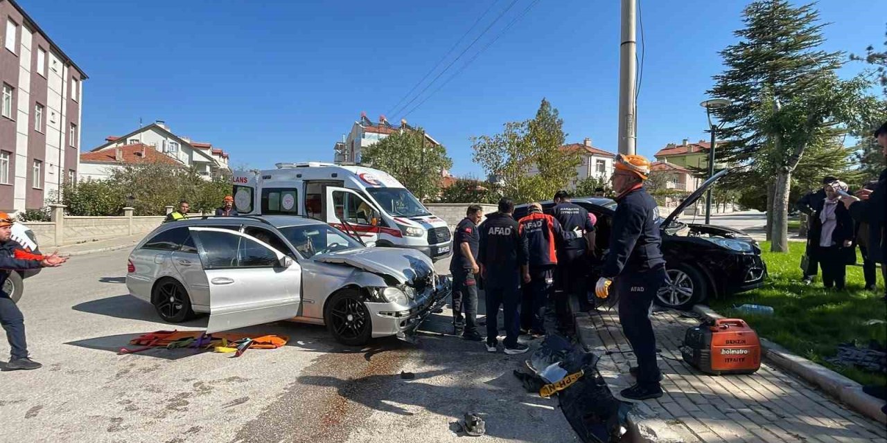 Karaman’da Otomobil İle Cip Çarpıştı: 3 Yaralı