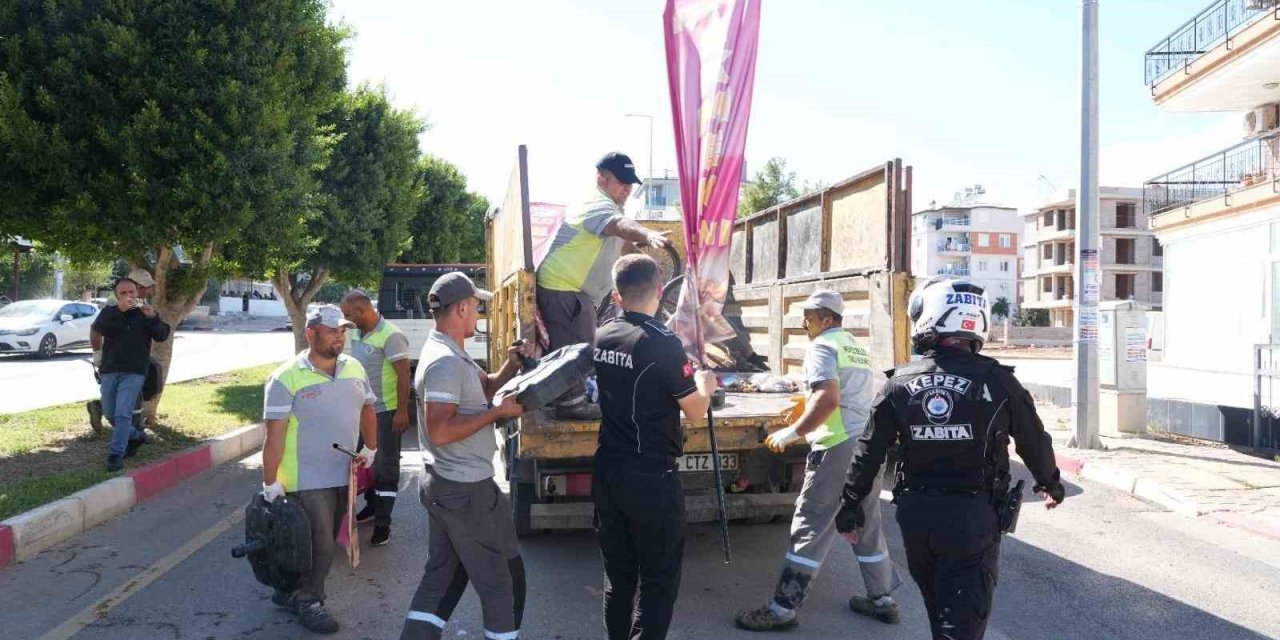 Antalya’da Yol Ve Kaldırım İşgallerine Müdahale