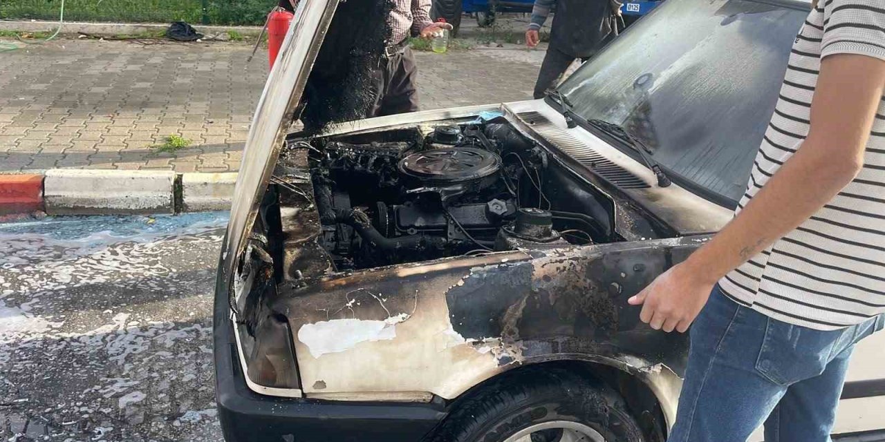 Karaman’da Seyir Halindeki Otomobil Alev Aldı