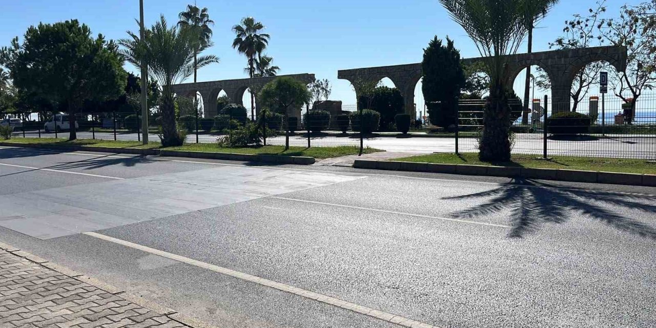 Alanya’da Yayaya Çarpan Motosikletin Sürücüsü Hayatını Kaybetti, Yaya Ağır Yaralandı