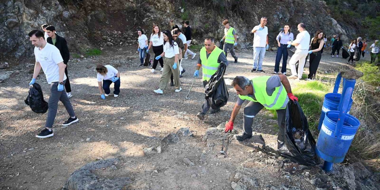 Kemer’de Çevre Temizliği Etkinliği
