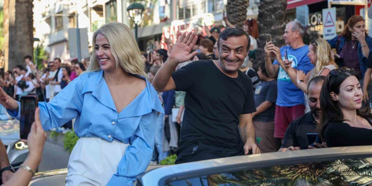 Antalya’da Ünlü Sanatçılara Sevgi Seli