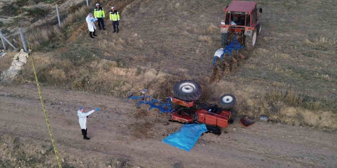 Karaman’da Devrilen Traktörün Altında Kalan Sürücü Hayatını Kaybetti
