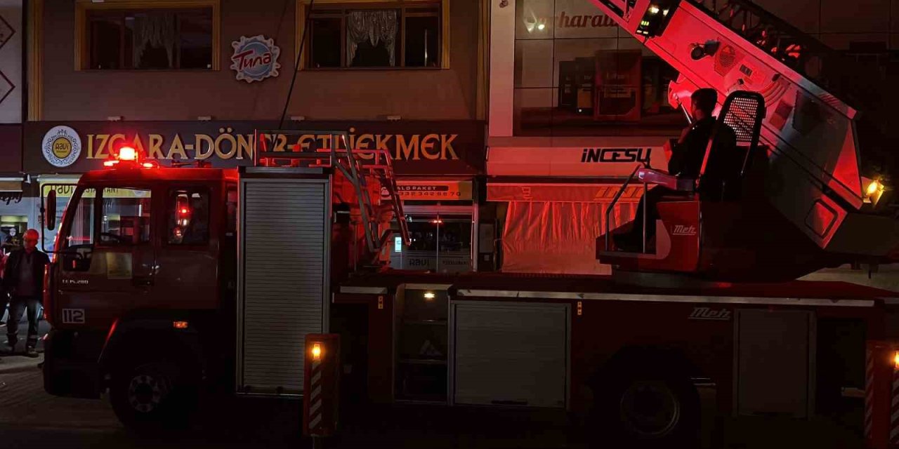 İş Yerinin Bacasında Çıkan Yangın Korkuttu