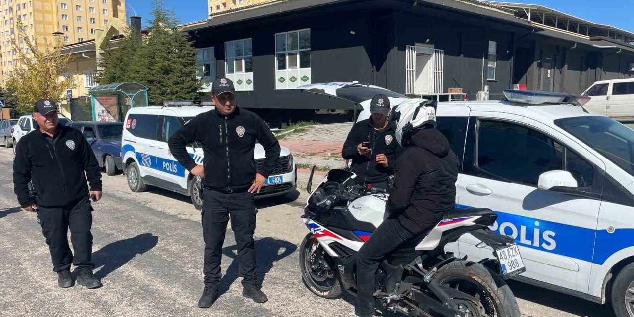 Karaman’da Okul Çevrelerinde Denetimler Sürüyor