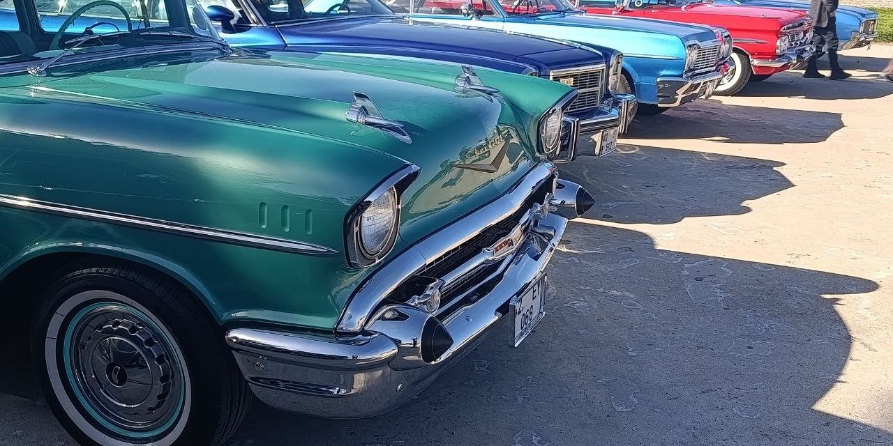 Klasik Otomobiller Beyşehir Gölü’nü Turladı