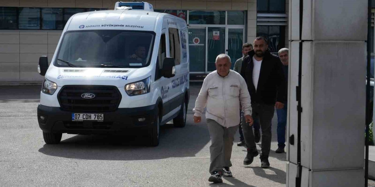 Hortumun Uçurduğu Konteyner Faciasında Hayatını Kaybedenlerin Cenazeleri Teslim Alındı