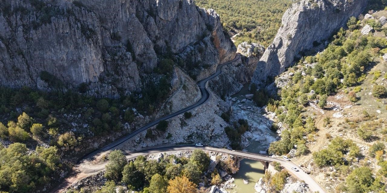 Alanya Belediyesi’nden 5 Mahalleye 32 Kilometrelik Asfalt Yatırımı