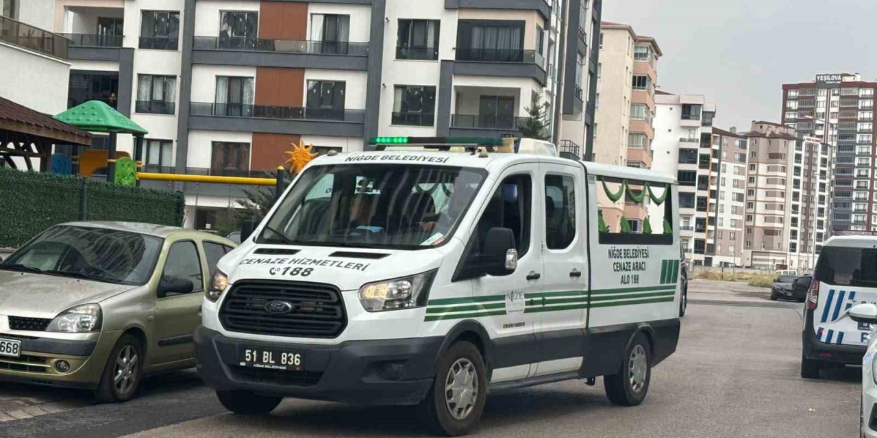 Niğde’de Genç Kız Çatı Katında Ölü Bulundu