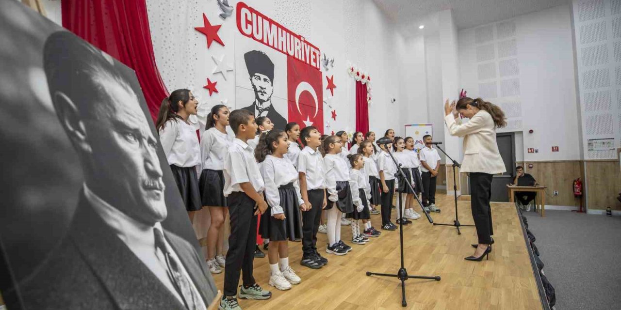 Mersin’de Çocuklar Cumhuriyetin 103. Yılını Coşkuyla Kutladı