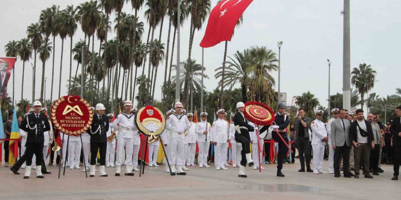 Mersin’de Cumhuriyet’in 103. Yılında Atatürk Anıtı’na Çelenk Sunuldu