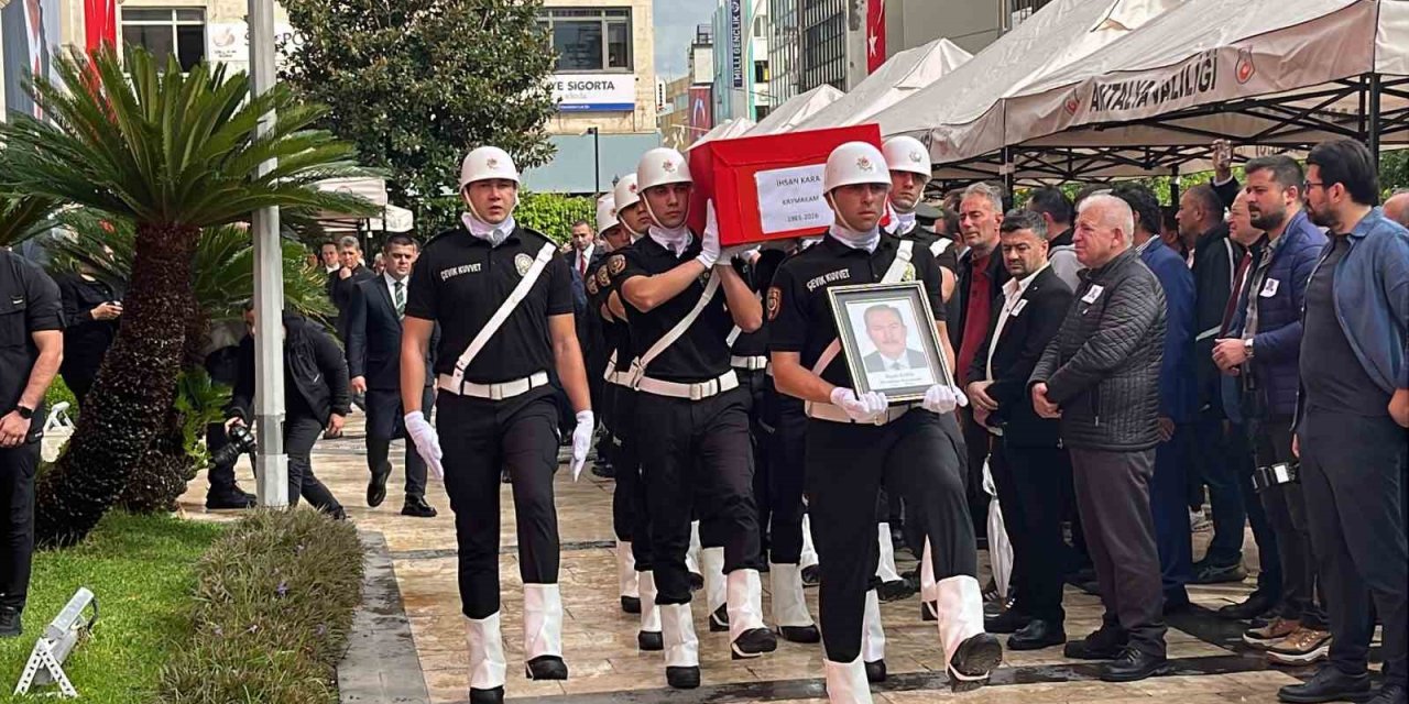 Hayatını Kaybeden Muratpaşa Kaymakamı Kara Gözyaşlarıyla Uğurlandı