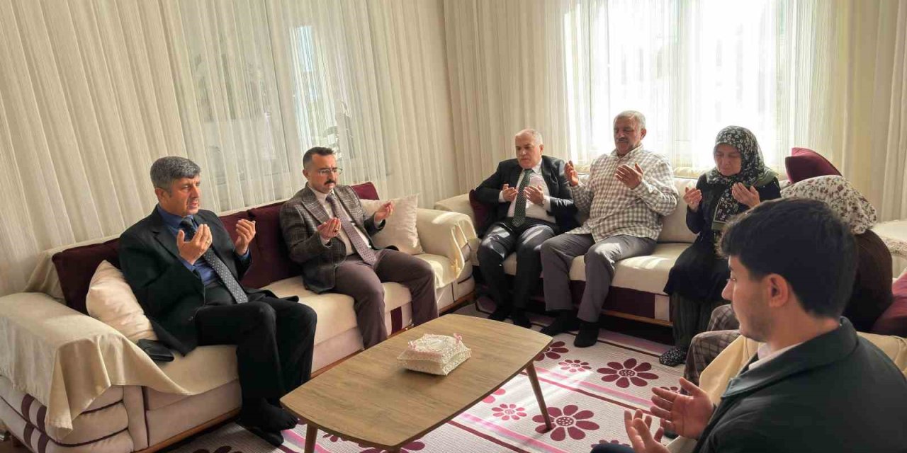Cumhuriyet Bayramında Anamur’da Şehit Aileleri Unutulmadı