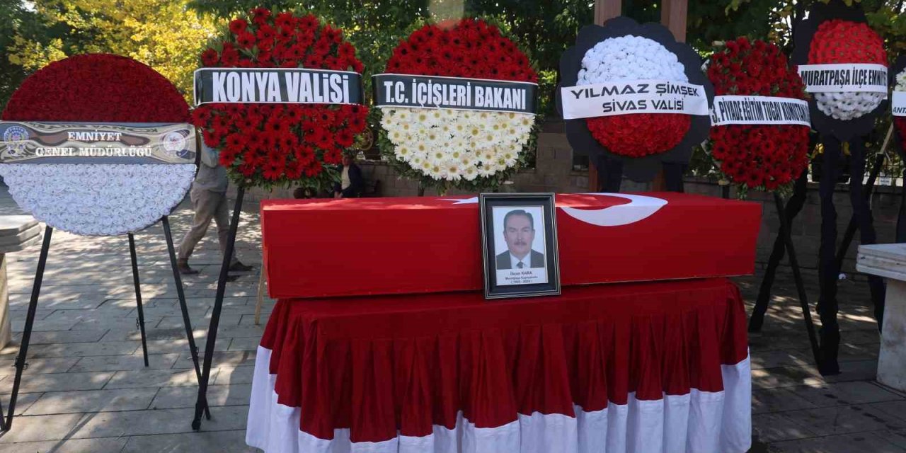 Hayatını Kaybeden Muratpaşa Kaymakamı Toprağa Verildi