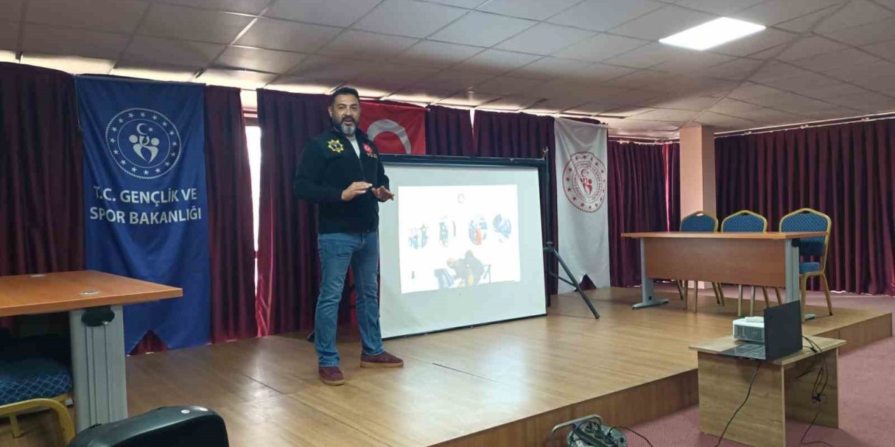 Hüyük’te Zehir Tacirlerine Karşı Bilinçli Anne Mesaisi