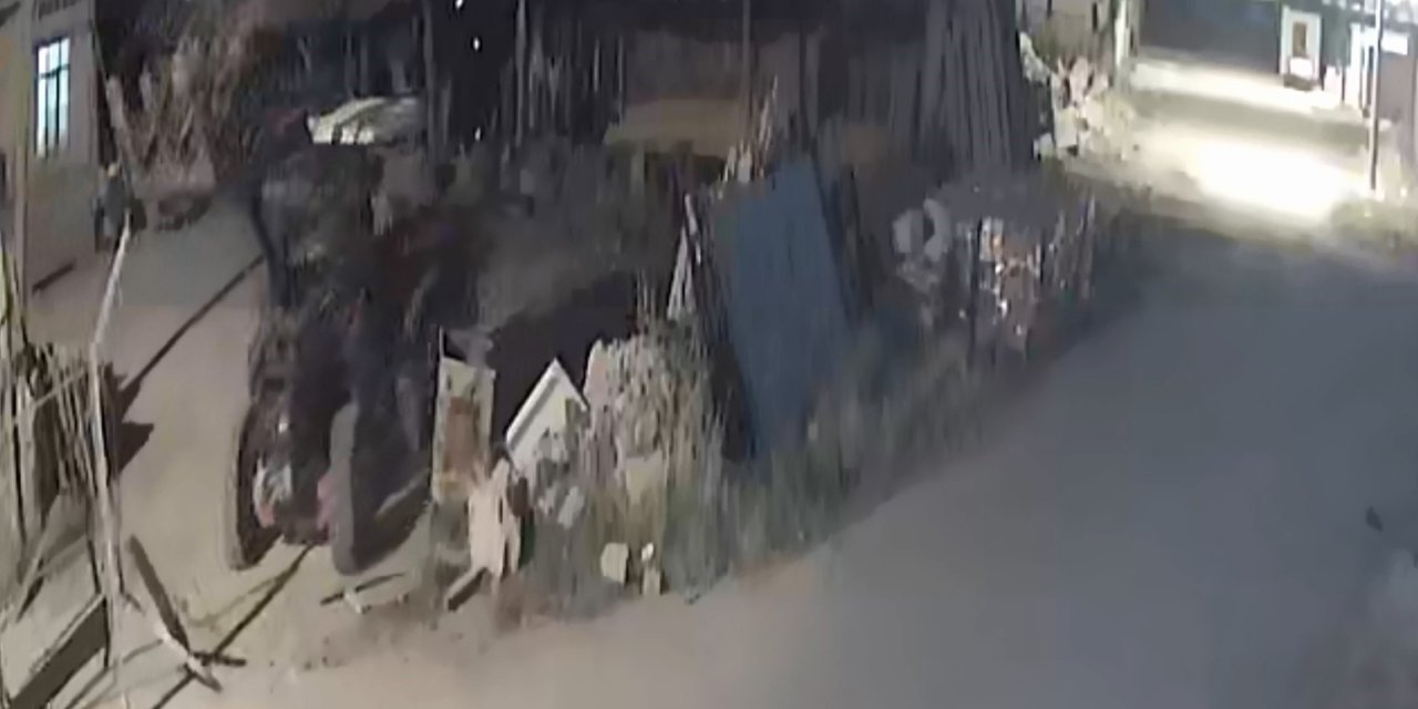 Otomobil Ve Traktör Hırsızı Önce Kameraya, Sonra Polise Yakalandı