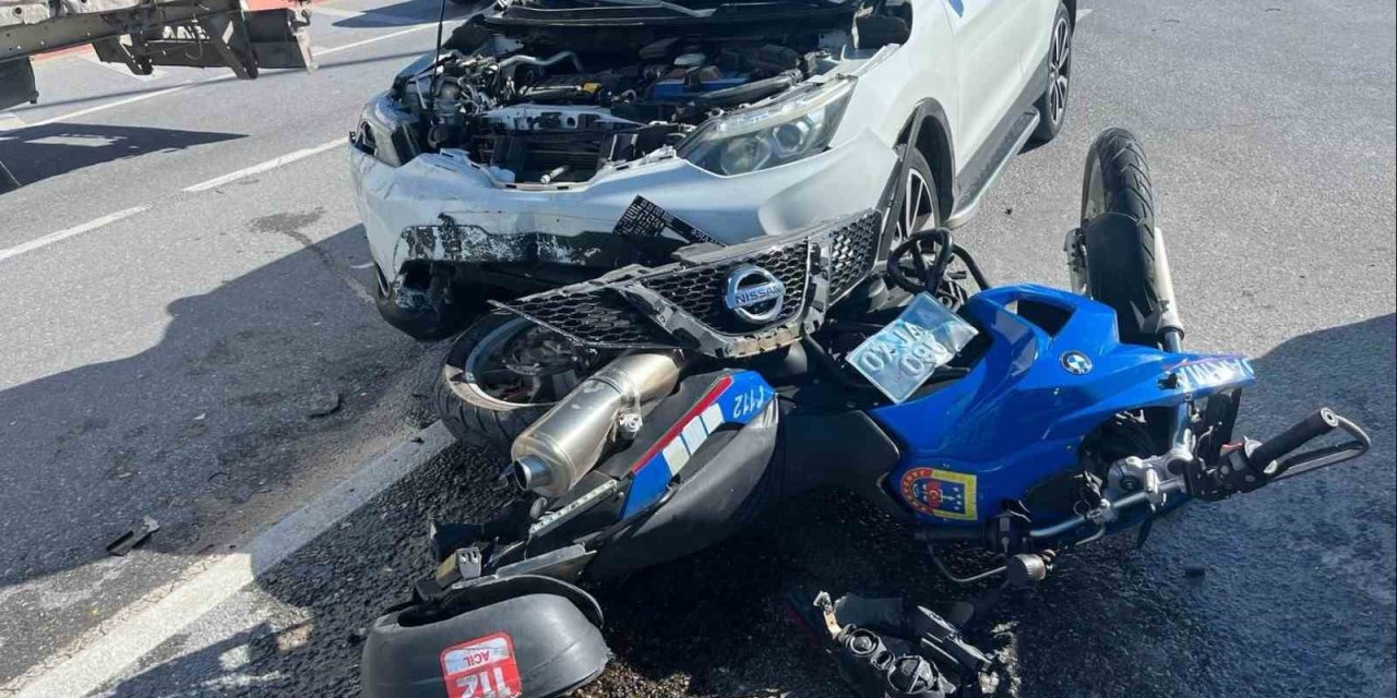 Otomobil Jandarma Motosikletine Çarptı, Uzman Çavuş Yaralandı