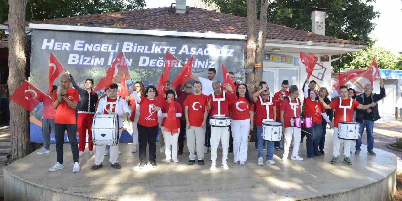 Özel Bireylerden Cumhuriyet Coşkusu