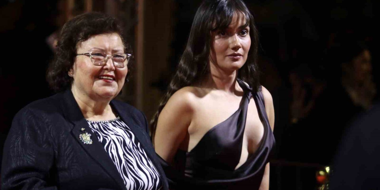 Altın Portakal Film Festivali Ödül Töreni Öncesi Kırmızı Halıda Şıklık Yarışı Yaşandı