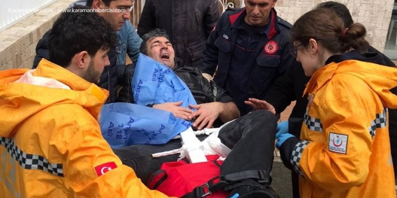 Bahçe Kapısının Üzerinden Atlarken Bacağına Demir Korkuluk Saplandı