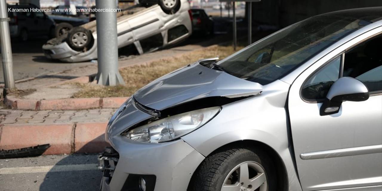Kayseri'de İki Otomobil Çarpıştı: 5 Yaralı