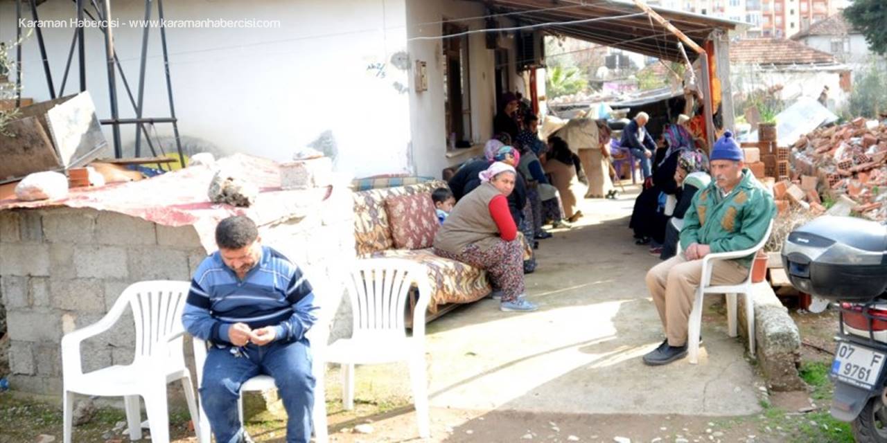 Antalya'da 24 Yaşındaki Genç Evinde Ölü Bulundu