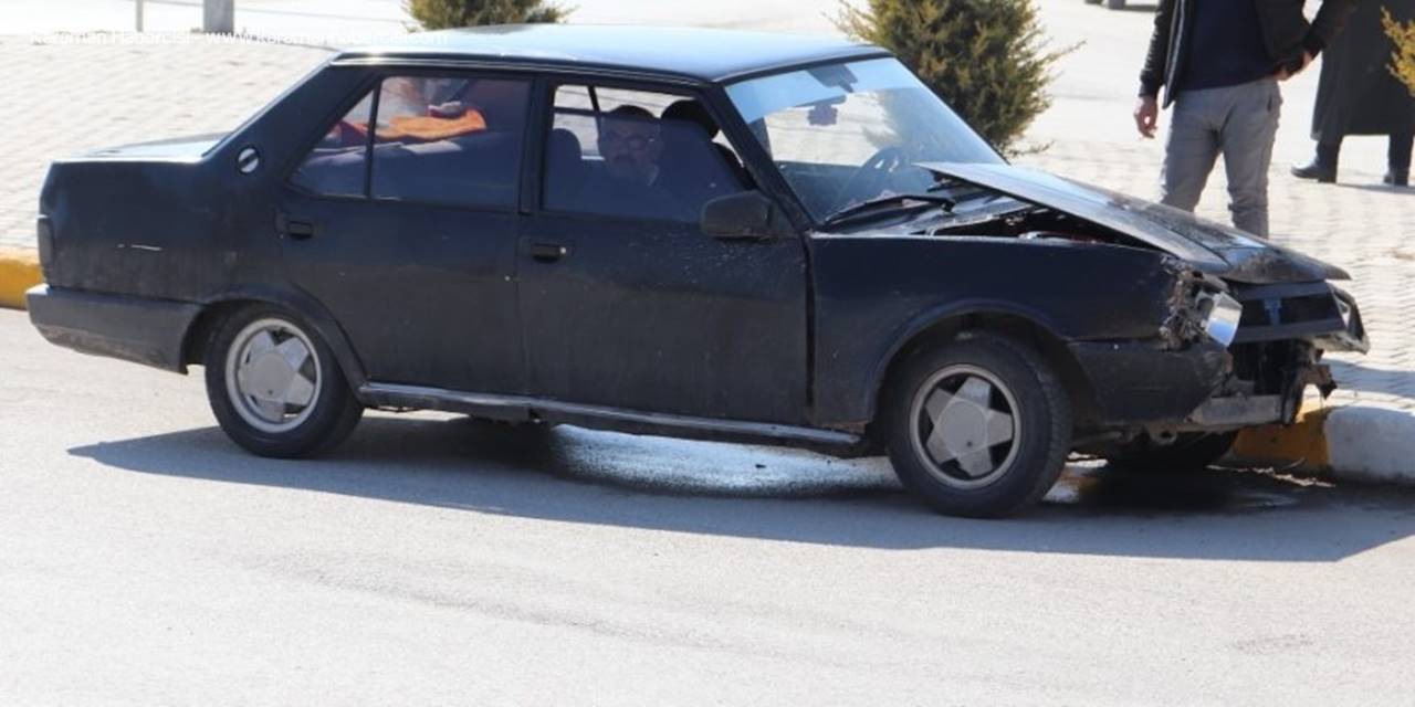 Kaza Sonrası Şoka Giren Yolcu Yerinden Kıpırdamadı