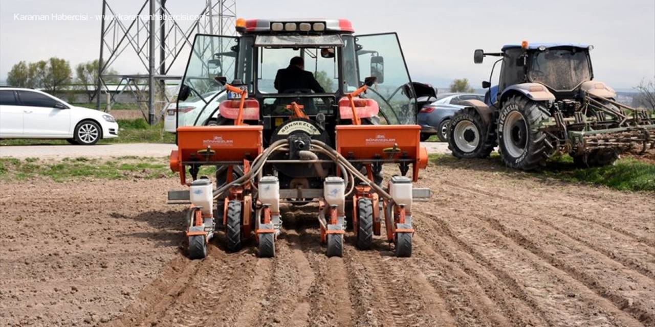 Aksaraylı Çiftçiler, Kovid-19'a Rağmen Ekimi Sürdürüyor
