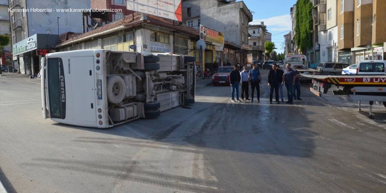 Karaman'da İşçi Servisiyle Ticari Taksi Çarpıştı: 11 Yaralı