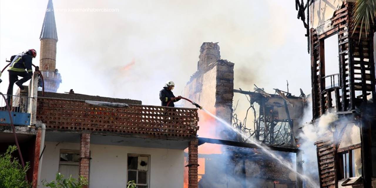 Antalya'nın Tarihi Kaleiçinde Yangın Paniği