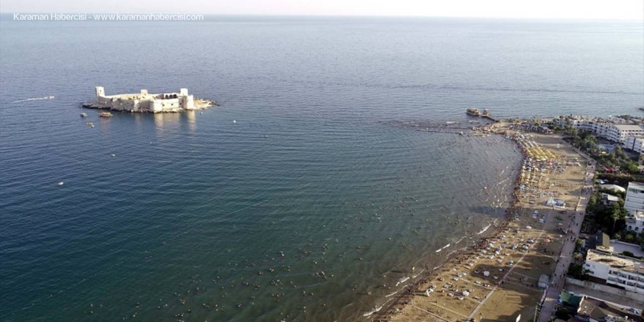 Mersin Sahillerinde Hafta Sonu Yoğunluğu