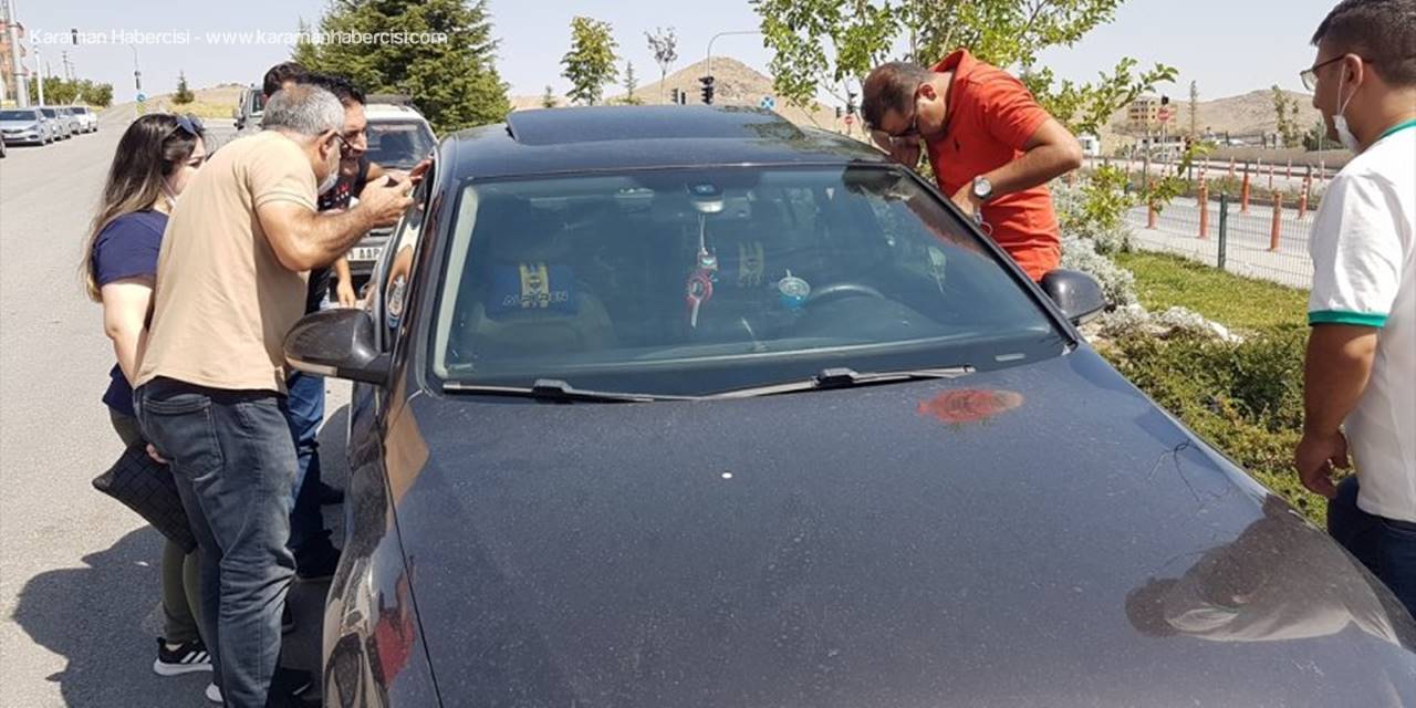 Niğde'de Otomobilde Tek Başına Ağlayan Çocuğu Vatandaşlar Kurtardı