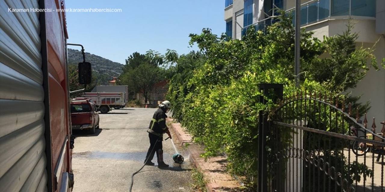 Yemek Yaparken Alev Alan Piknik Tüpünü Sokağa Fırlattı
