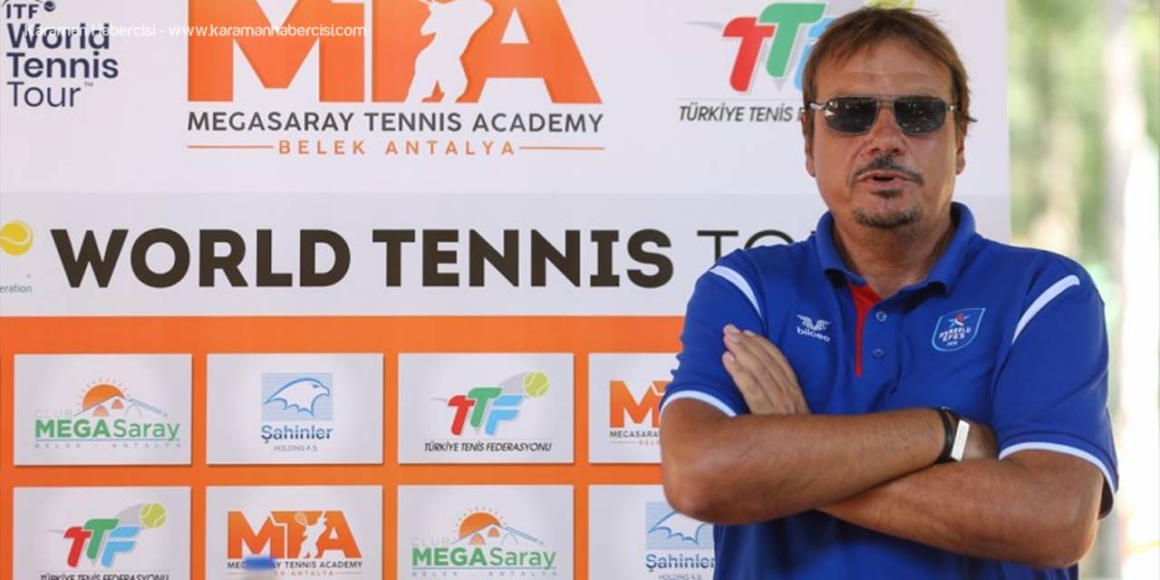 Anadolu Efes Başantrenörü Ergin Ataman, Antalya'da Korta Çıktı