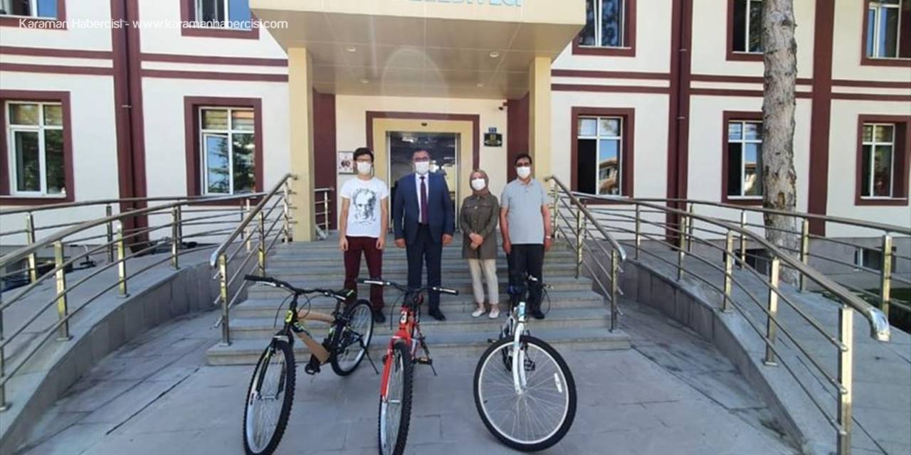 Ilgın'da Kompozisyon Yarışmasında Dereceye Girenlere Hediyeleri Verildi