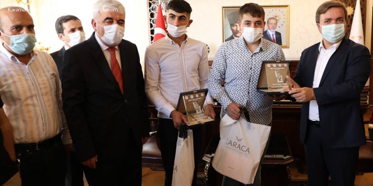 Aksaray'da Yılın Ahisine Kaftan Giydirildi, Kalfa Ve Çıraklar Ödüllendirildi