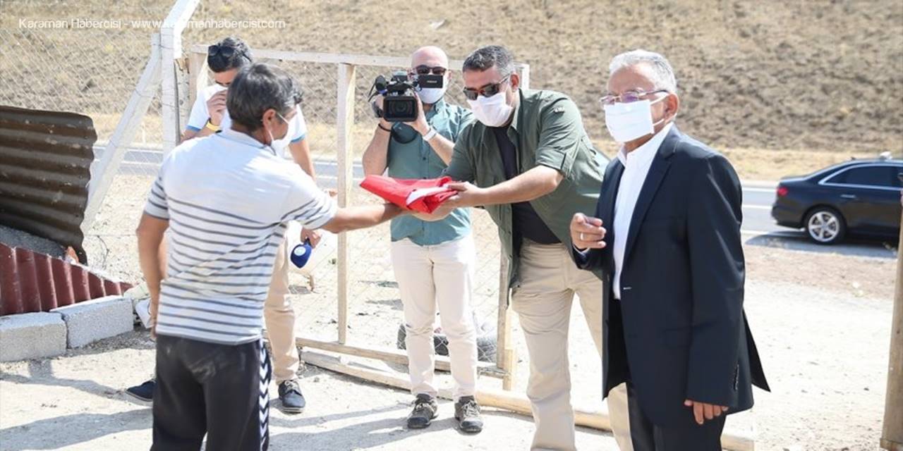 Kayseri Büyükşehir Belediye Başkanı Memduh Büyükkılıç'ın "Türk Bayrağı" Hassasiyeti