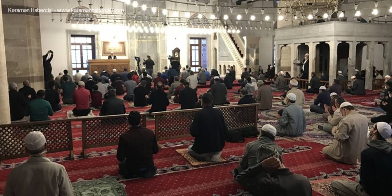 Konya'da Aileler Sabah Namazında Buluşuyor