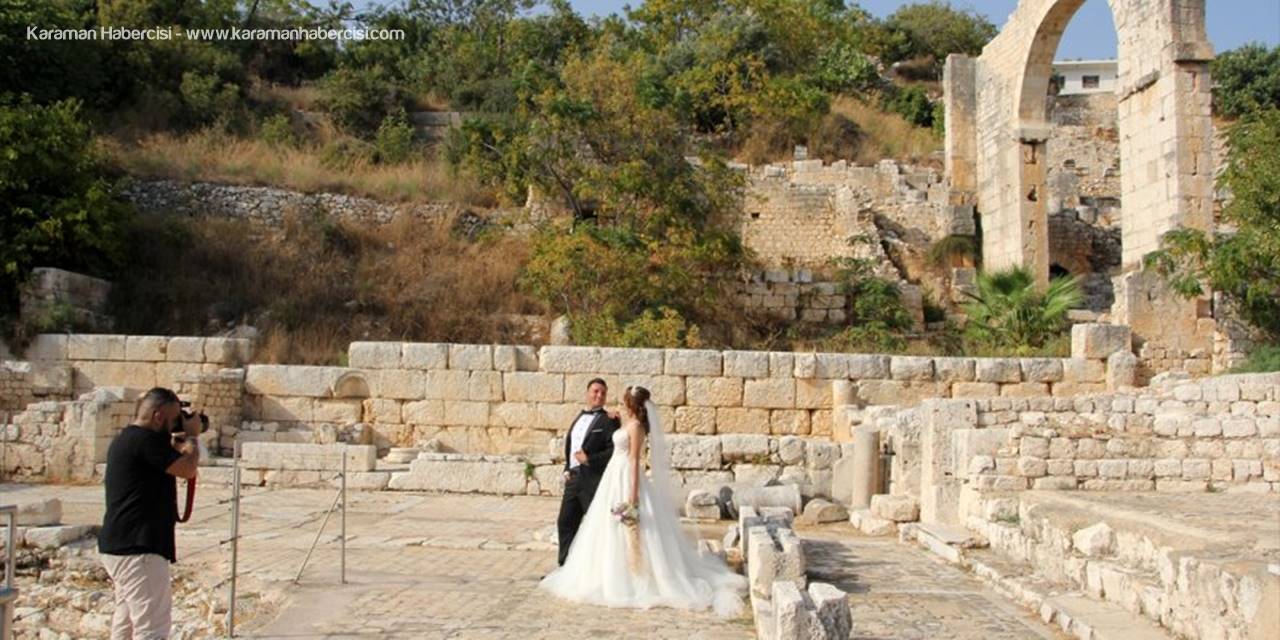 Mersin'deki Antik Kent Yeni Evlenen Çiftlere Doğal Fotoğraf Stüdyosu Oldu