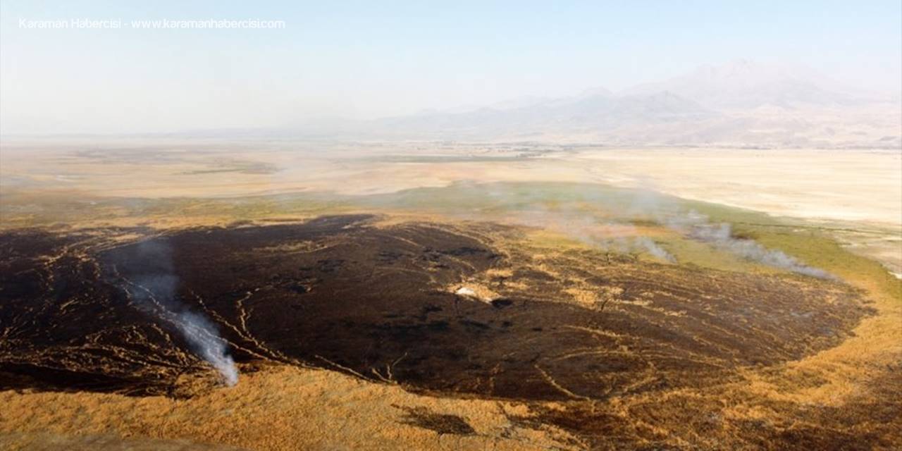 Kayseri'de Sultan Sazlığı Milli Parkı'nda Yangın Çıktı