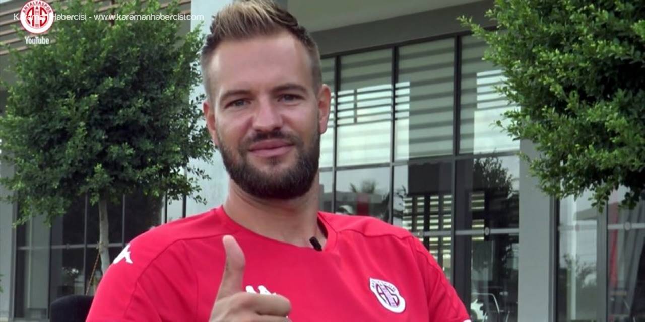 Antalyaspor'un Kalecisi Boffin, Statlardaki Sessizliğin Sona Ermesini Diledi