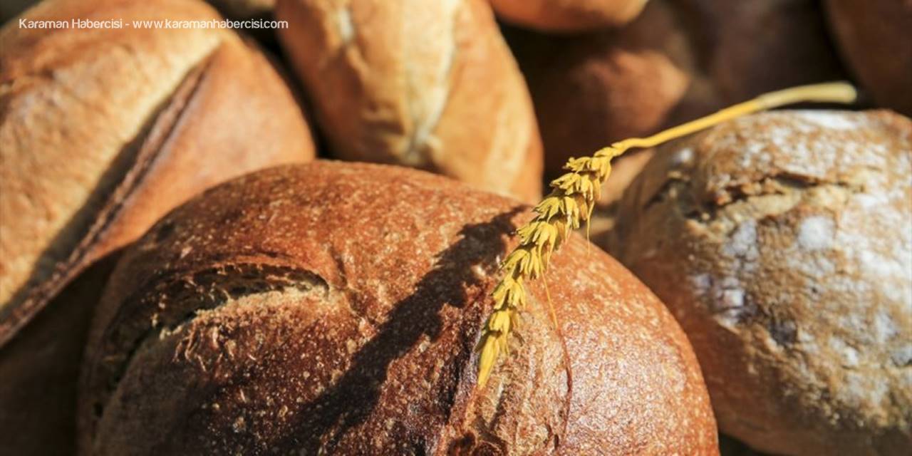 İsrafa Dikkati Çekmek İçin Tarihi Ekmeklerin Minyatürlerini Yaptılar