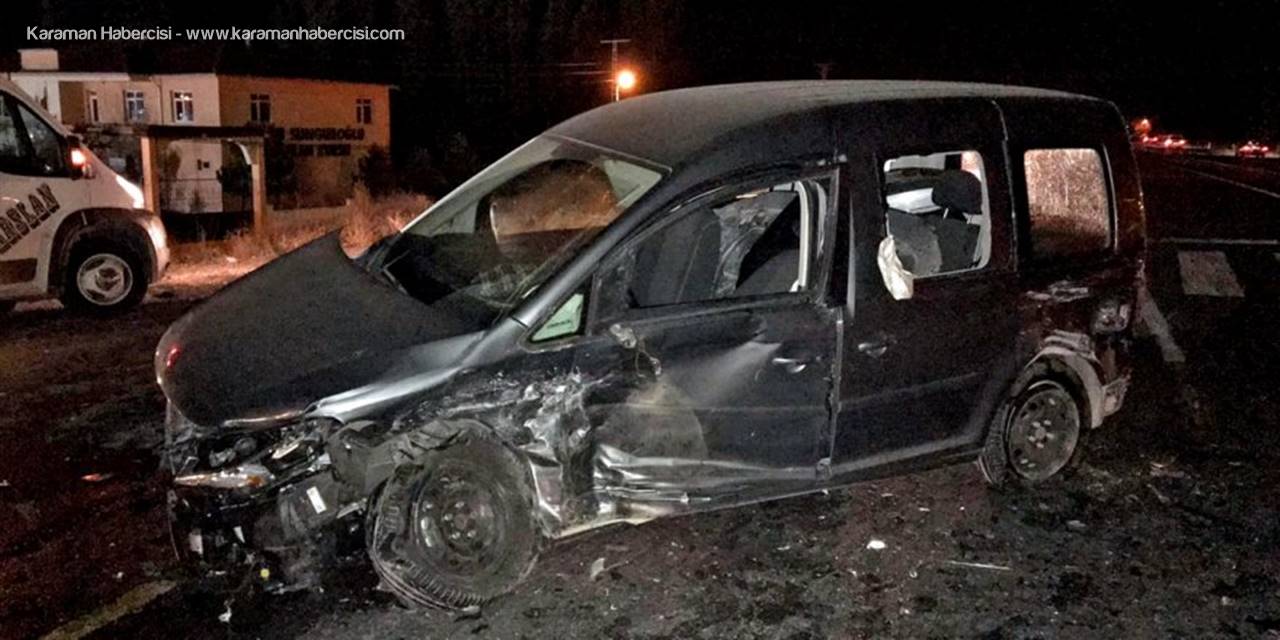 Kayseri'de Hafif Ticari Araçla Otomobil Çarpıştı: 1 Yaralı