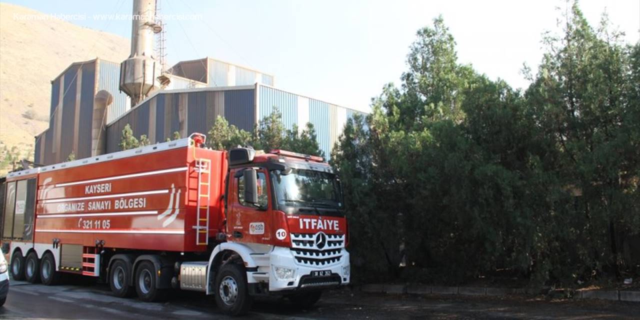 Kayseri'de Kağıt Fabrikasının Atık Biriktirilen Bölümünde Çıkan Yangın Söndürüldü