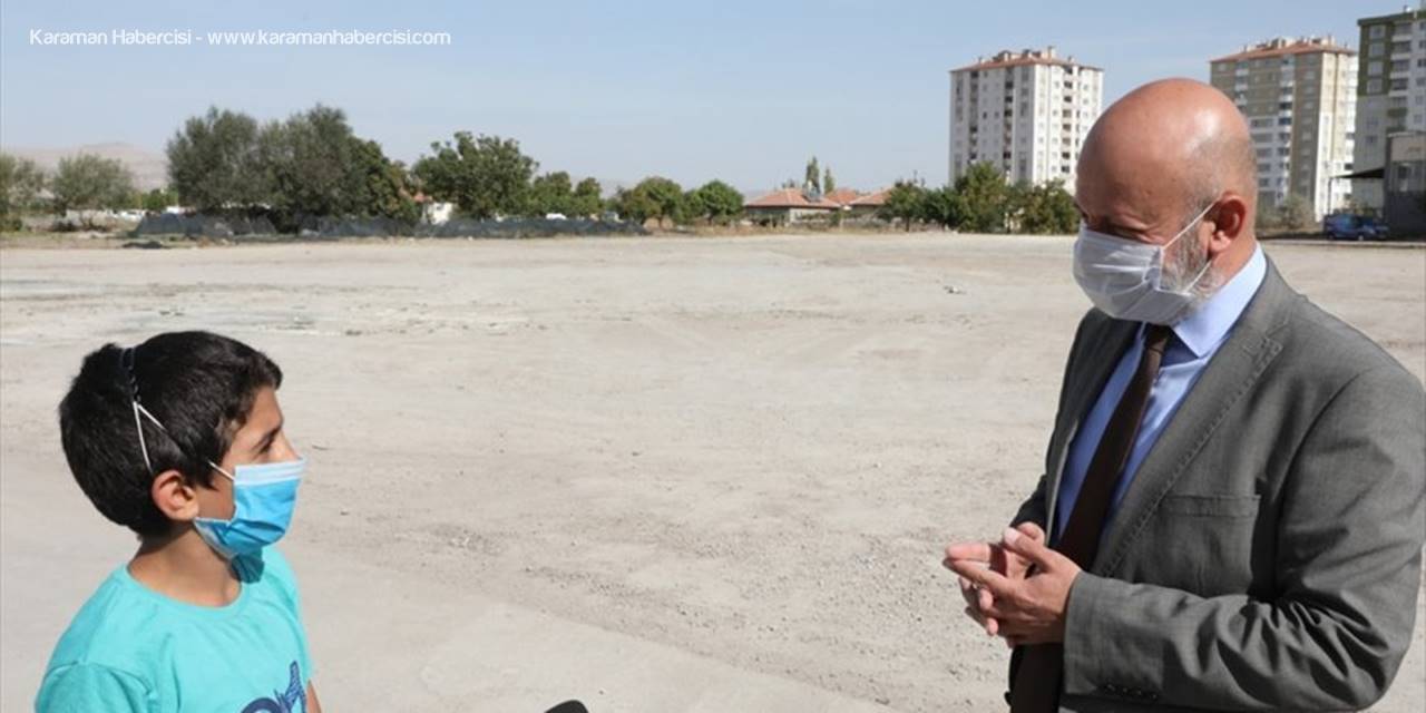 Başkan Çolakbayrakdar Gençlerin Halı Saha Ve Park Talebini Geri Çevirmedi