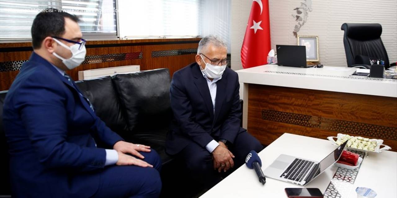 Kayseri Büyükşehir Belediye Başkanı Büyükkılıç, AA'nın "Yılın Fotoğrafları" Oylamasına Katıldı