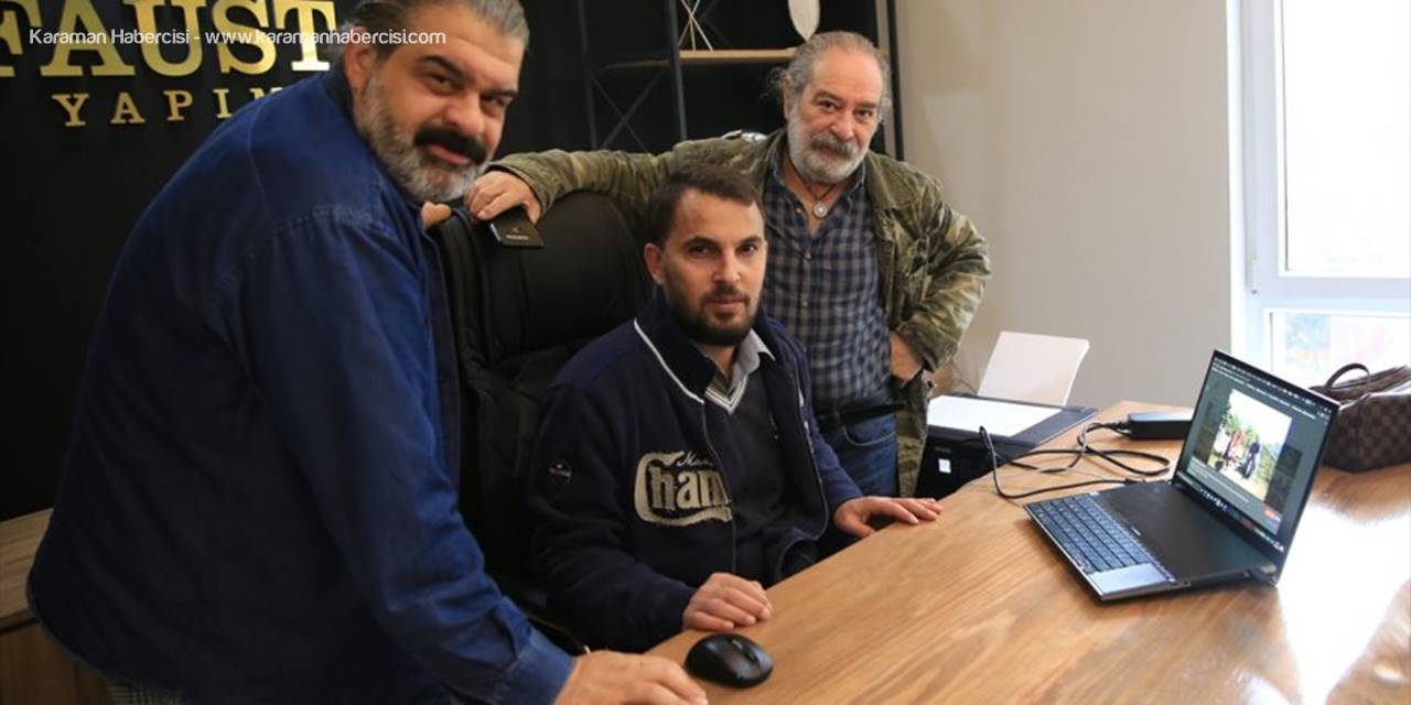 Tiyatro Ve Dizi Oyuncuları Taşdöğen Ve Özcan, Aa'nın "Yılın Fotoğrafları" Oylamasına Katıldı