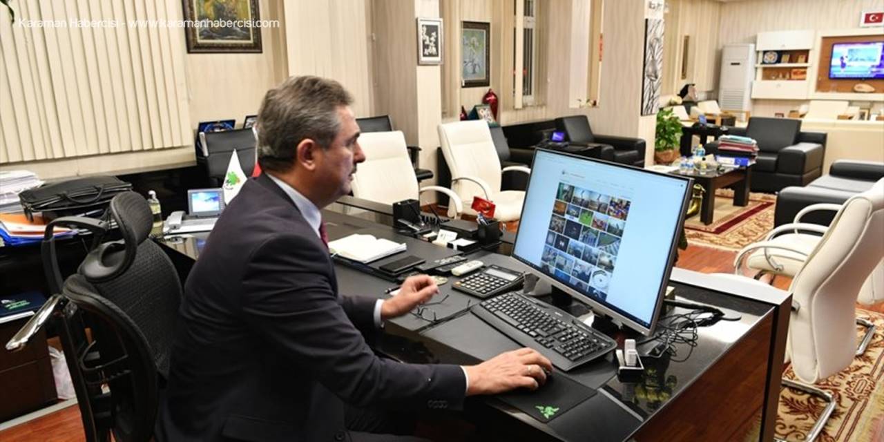 Mamak Belediye Başkanı Köse, AA'nın "Yılın Fotoğrafları" Oylamasına Katıldı